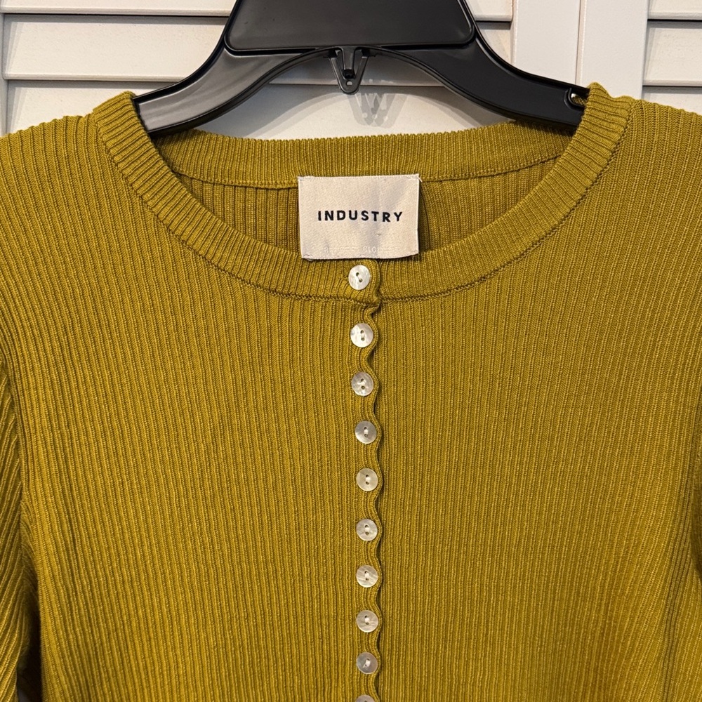 Chartreuse Button-Front Ribbed Long Sleeve Top - Picture 2 of 6